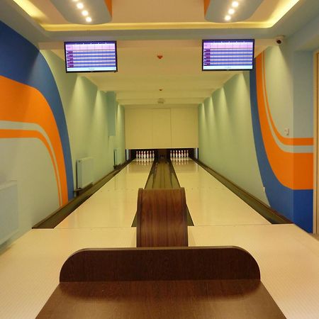 Parton Hotel & Bowling Tiszakécske Zewnętrze zdjęcie