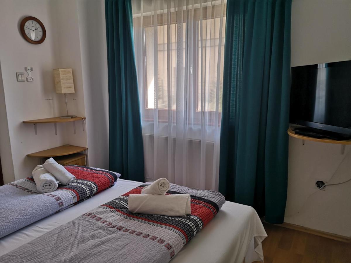 Parton Hotel & Bowling Tiszakécske Zewnętrze zdjęcie
