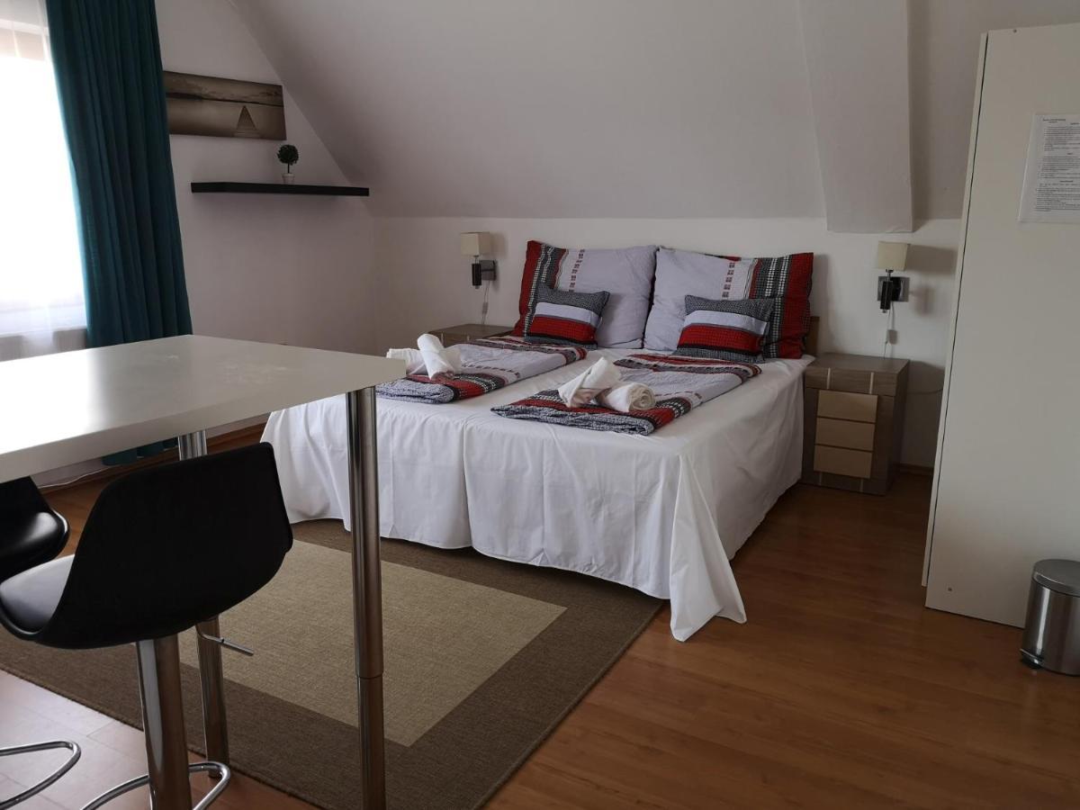Parton Hotel & Bowling Tiszakécske Zewnętrze zdjęcie