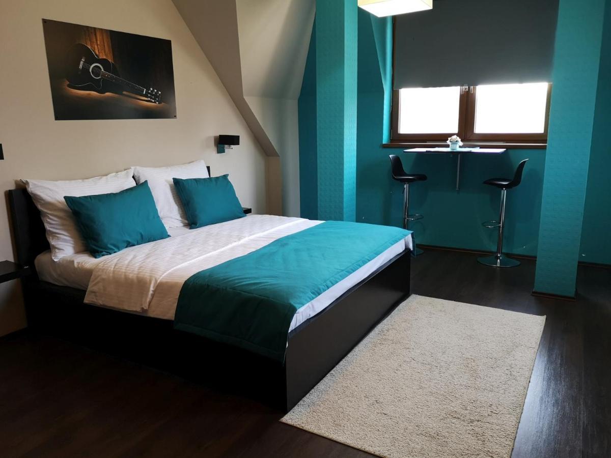 Parton Hotel & Bowling Tiszakécske Zewnętrze zdjęcie