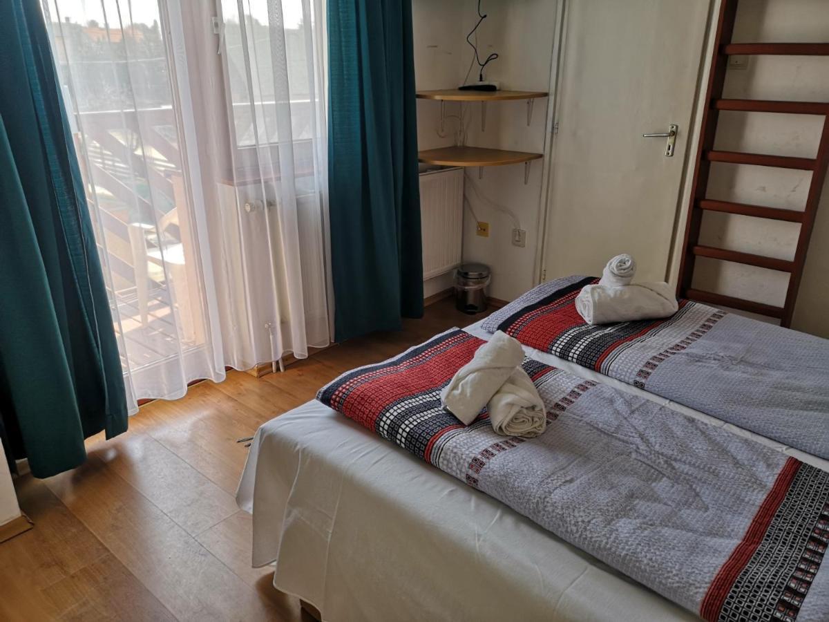 Parton Hotel & Bowling Tiszakécske Zewnętrze zdjęcie